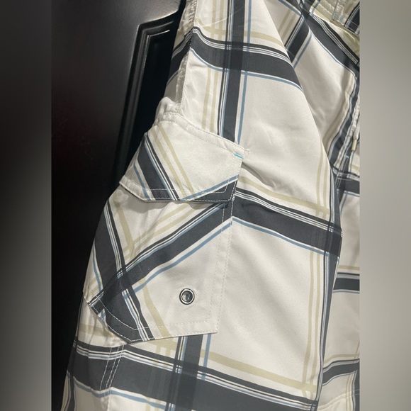 Summer shorts . Used . Size medium - Picture 4 of 7